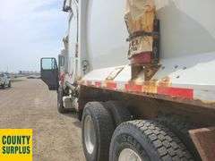 2016  Peterbilt  320  T/A  Refuse Truck