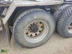 2013  Mack  Pinnacle  Tri  Wet Kit Sleeper Tractor