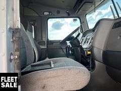 2006  Kenworth  T800  T/A  Wet Kit Day Cab Tractor