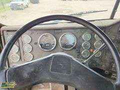 1998  International  9100  T/A  Day Cab Tractor