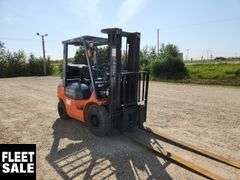 Toyota  7FGU25  3750  LBS  Forklift