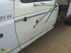 Non-Operable  1996  Ford  F-Super Duty  S/A  Deck Truck