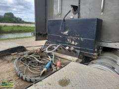 2013  Mack  Pinnacle  Tri  Wet Kit Sleeper Tractor