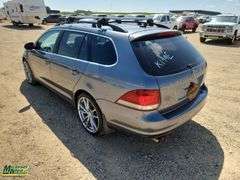 2014  Volkswagen  Jetta  SportWagen TDI 4dr Wagon 6A w/Sunroof and Navigation
