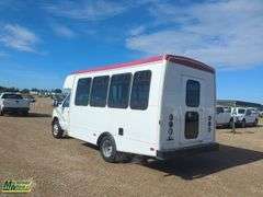 2005  Ford  E-Series E-350  S/A  10  Passenger  Bus