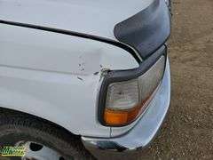Non-Operable  1996  Ford  F-Super Duty  S/A  Deck Truck