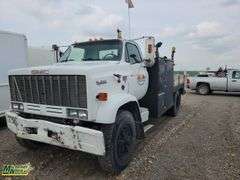 Non-Operable  1987  GMC  TopKick C70  S/A  Service Truck