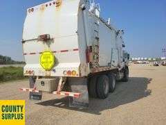 2020  Peterbilt  520  T/A  Refuse Truck