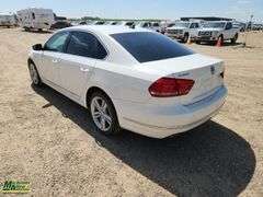 2013  Volkswagen  Passat  TDI SE 4dr Sedan 6A w/ Sunroof and Navigation