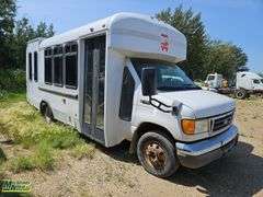 Non-Operable  2005  Ford  E-450  S/A  Passenger  Bus