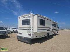 2001  Ford  Fleetwood RV 33R  Class A V10 Triton  56229  MI