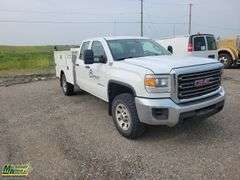 Non-Operable  2015  GMC  Sierra   4x4  S/A  Service Truck