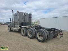2013  Mack  Pinnacle  Tri  Wet Kit Sleeper Tractor
