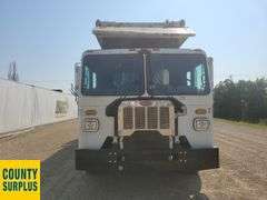 2020  Peterbilt  520  T/A  Refuse Truck