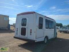 2005  Ford  E-Series E-350  S/A  10  Passenger  Bus