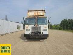 2016  Peterbilt  320  T/A  Refuse Truck