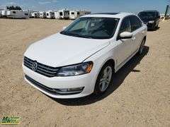 2013  Volkswagen  Passat  TDI SE 4dr Sedan 6A w/ Sunroof and Navigation