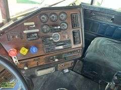 1993  Freightliner  FLD120 SD  T/A  Dump Truck