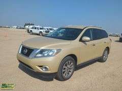 2013  Nissan  Pathfinder  4WD SV 4dr SUV