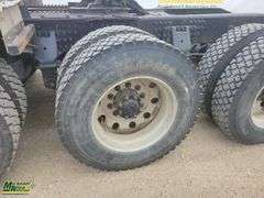 2013  Mack  Pinnacle  Tri  Wet Kit Sleeper Tractor