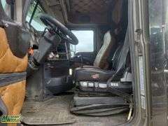2013  Mack  Pinnacle  Tri  Wet Kit Sleeper Tractor