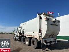 2017  International  WorkStar 7400  T/A  Refuse Truck