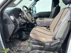 2012  Ford  F-350 Super Duty 4X4  S/A  Deck Truck