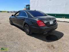 2011  Mercedes-Benz  S-Class  S-550 4Matic 4 Door