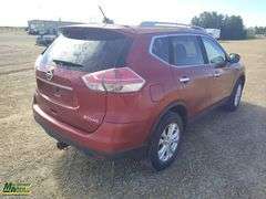 2016  Nissan  Rogue  AWD SV 4dr Crossover