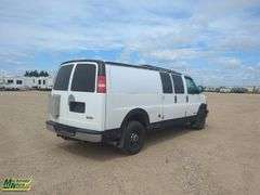 2004  GMC  Savana  3500 3dr Extended Van  152453  KM