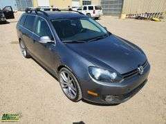2014  Volkswagen  Jetta  SportWagen TDI 4dr Wagon 6A w/Sunroof and Navigation