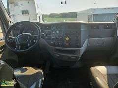 Non-Operable  2019  Peterbilt  579  T/A  Sleeper Tractor