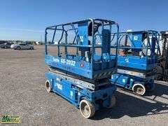 1998  Genie  GS8032  800  LBS  Scissor Lift