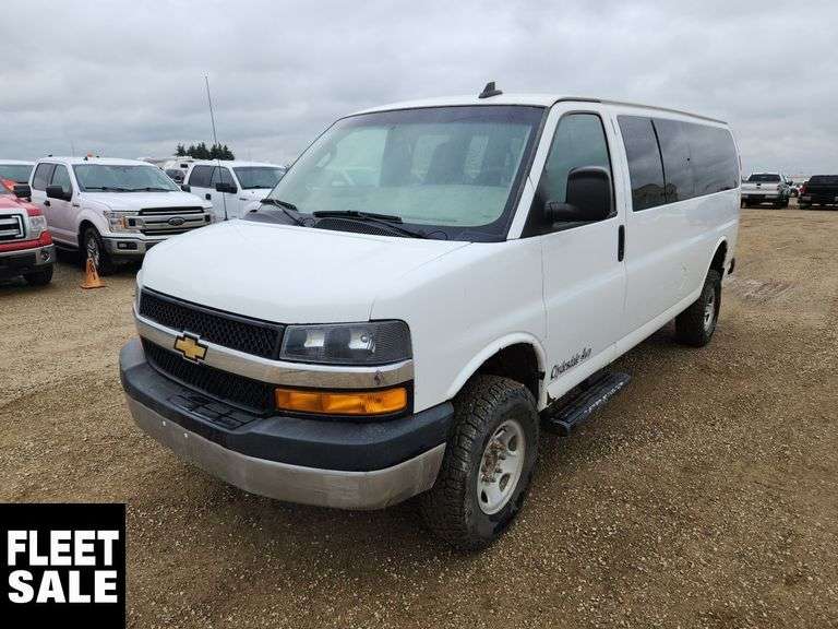2017  Chevrolet  Express 4X4