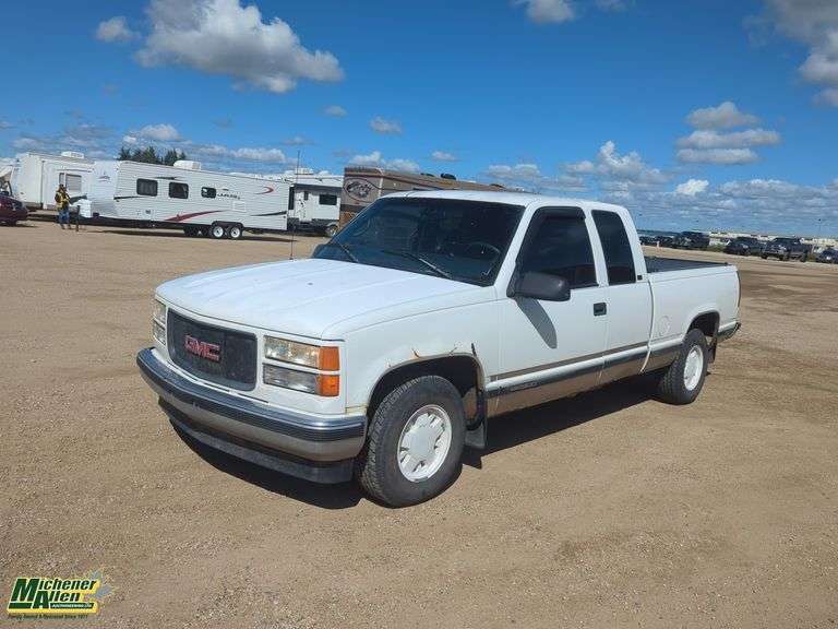 1997  GMC  Sierra 1500  2dr C1500 SLE Extended Cab LB