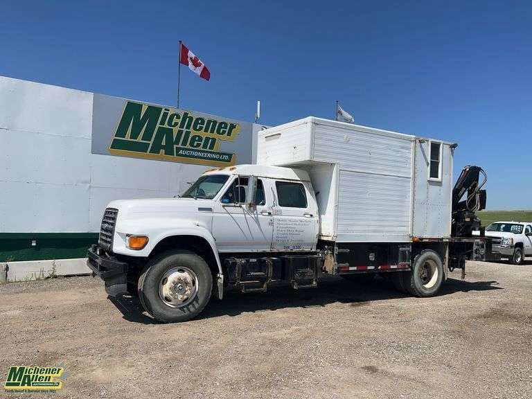 1997  Ford  F-800  S/A  Service Truck
