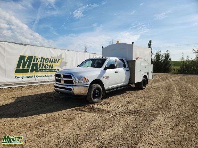 2014  Ram  3500 HD  Tradesman Crew Cab 4x4 Diesel  S/A  Service Truck