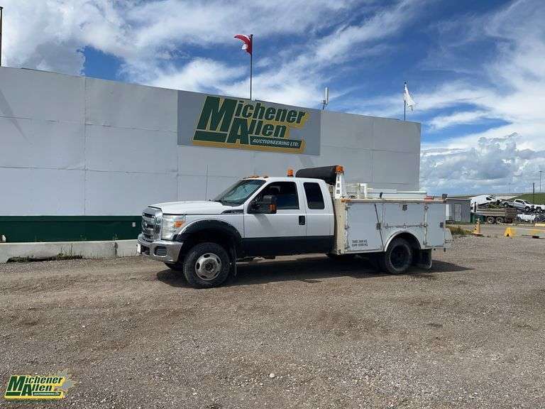 2012  Ford  F-350 Super Duty4X4  XLT  S/A  Service Truck