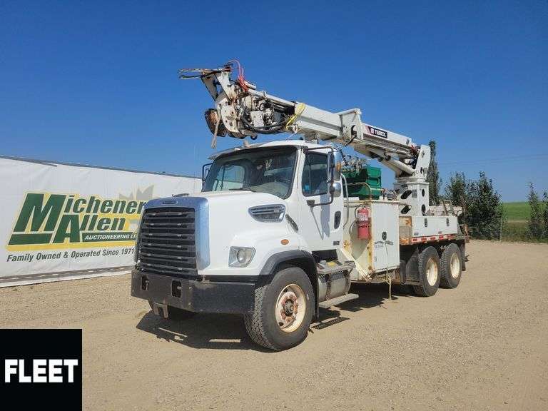 2015  Freightliner  108 SD  T/A  Digger Derrick Truck