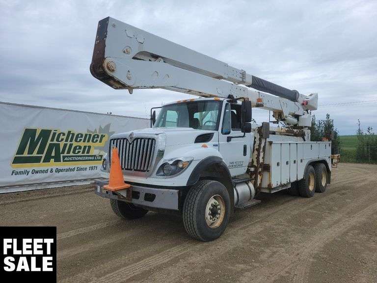 2013  International  WorkStar 7500  T/A  Bucket Truck