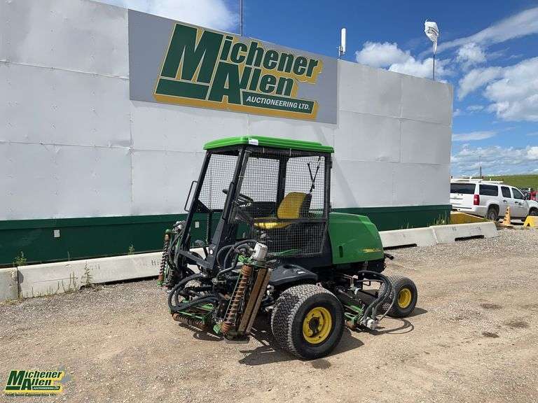 John Deere  3215B  Mower