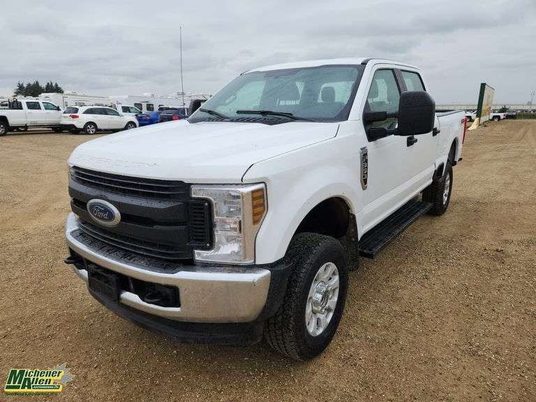 2019  Ford  F-350 Super Duty  4x4 XL FX4 Crew Cab 6.8 ft. SB SRW