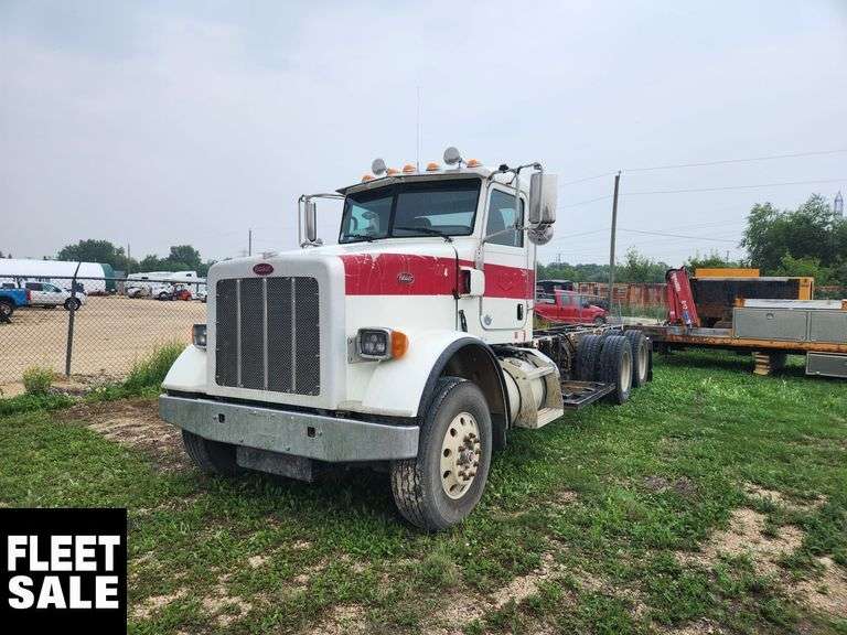 Non-Operable  2016  Peterbilt  365  T/A  Cab & Chassis