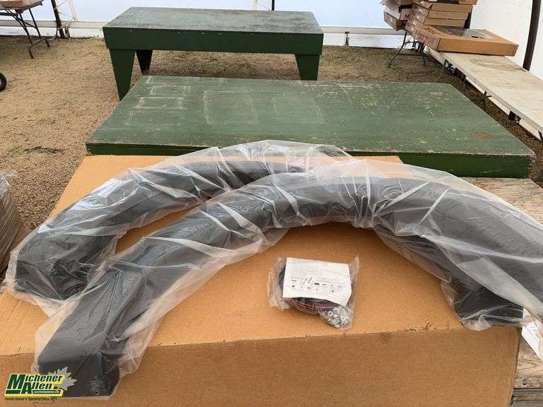 Unused Pocket Style 2pc Rear Fender Flares fits 2015-2020 Ford