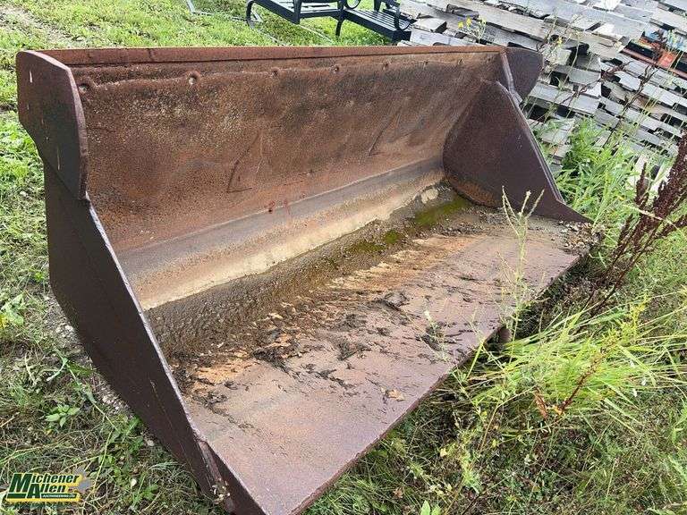 John Deere 96" Bucket