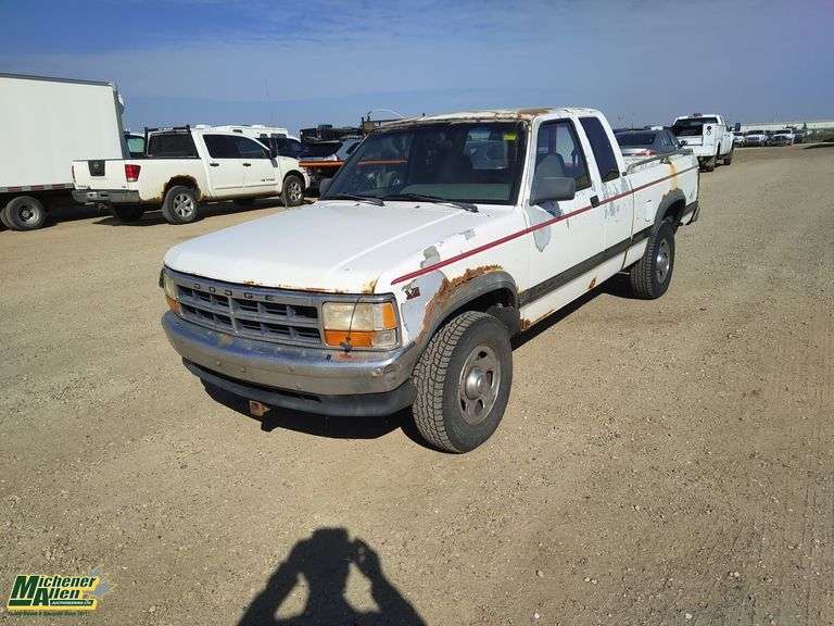 1994  Dodge  Dakota  2dr Sport 4WD Extended Cab SB