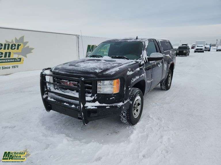 2009  GMC  Sierra 1500  4x4 Reg. Cab w.Canopy