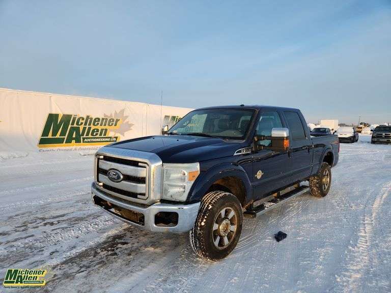 2011  Ford  F-350 Super Duty  4x4 Lariat 4dr Crew Cab 6.8 ft. SB SRW