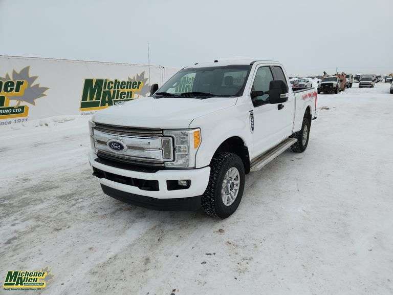 2017  Ford  F-350 Super Duty  4x4 XLT 4dr SuperCab 6.8 ft. SB SRW Pickup