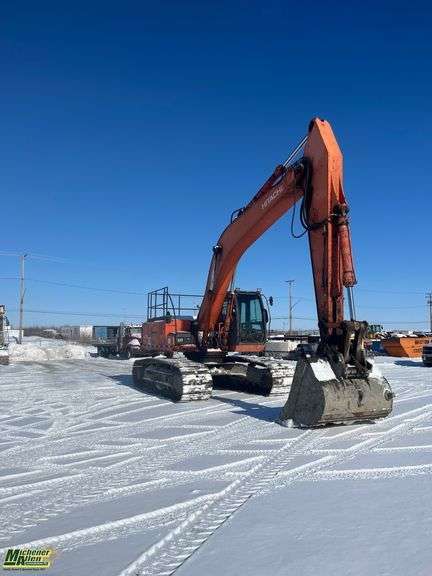 2002 Hitachi ZX270-LC Excavator - Michener Allen Auctioneering Ltd